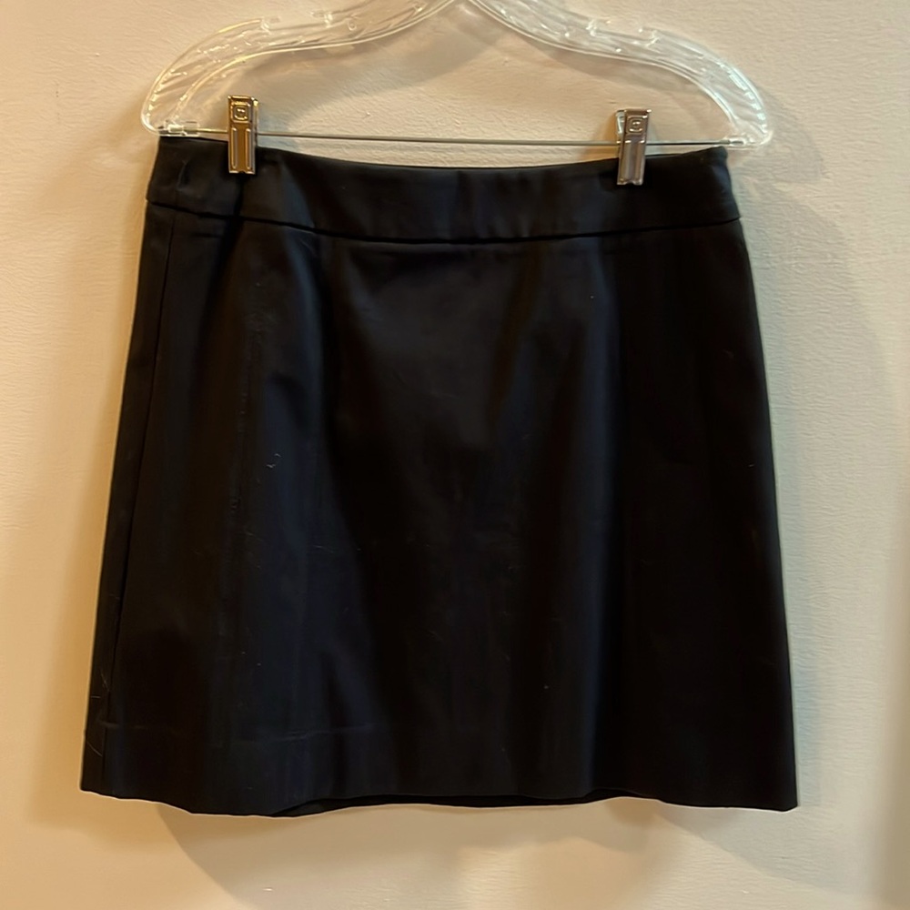 White House Black Market Black Flared Skirt 95% cotton 5% Spandex Size 6